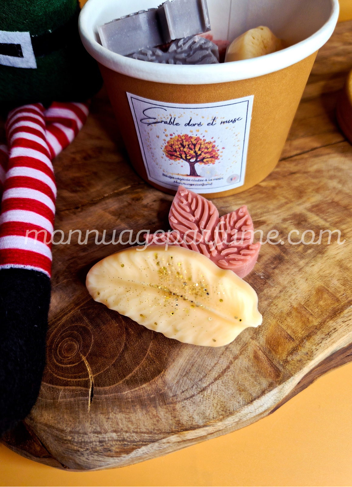 Pot de fondants parfumés "ERABLE DORE ET MUSC" (Scoopable wax)